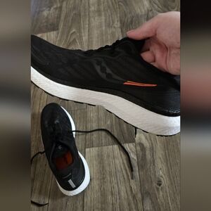 Men's Saucony Triumph 19 Shoes (S20678-10) Size 11.5